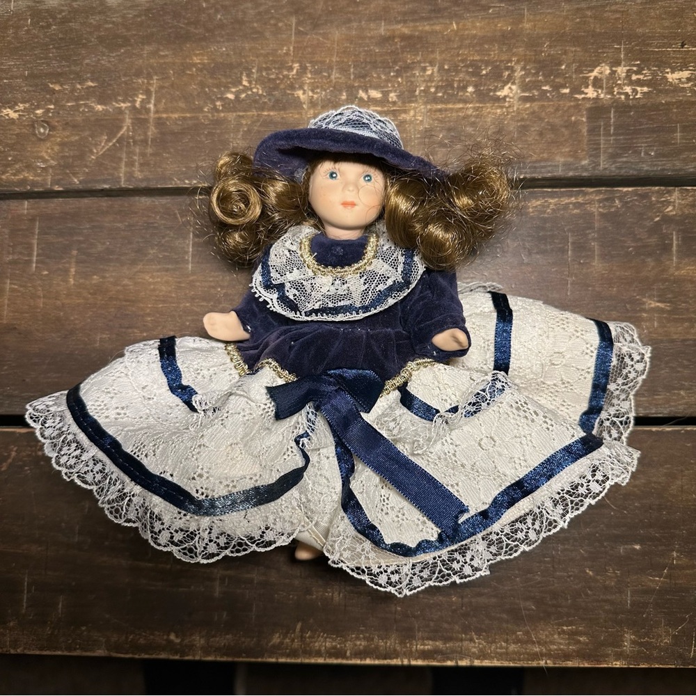Vintage Porcelain Girl Doll Blue Velvet Dress White Lace w/ Hat Curly Hair 7"